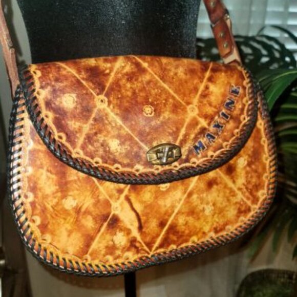 Vintage Maxine Boho Leather Crossbody bag – Rustic Brown Embossed & Hand -stitch - Picture 6 of 10